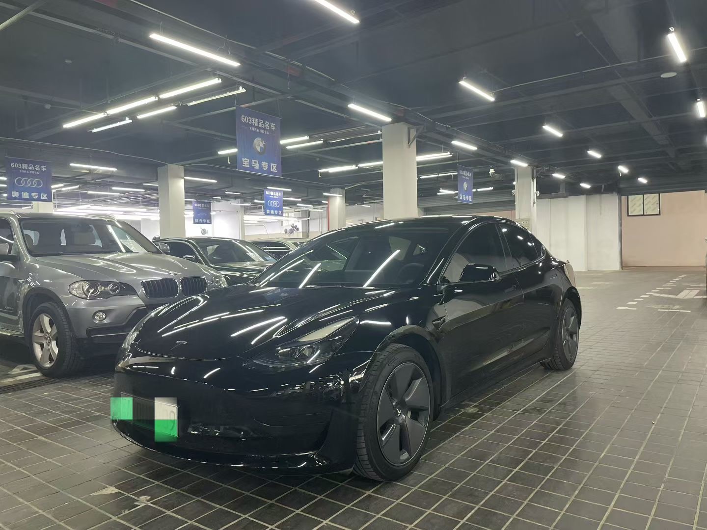 Tesla Model 3 2023 car image #2