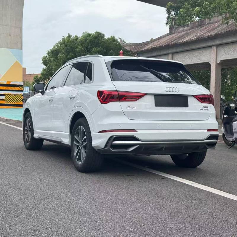 Audi Q3 2023 car image #9