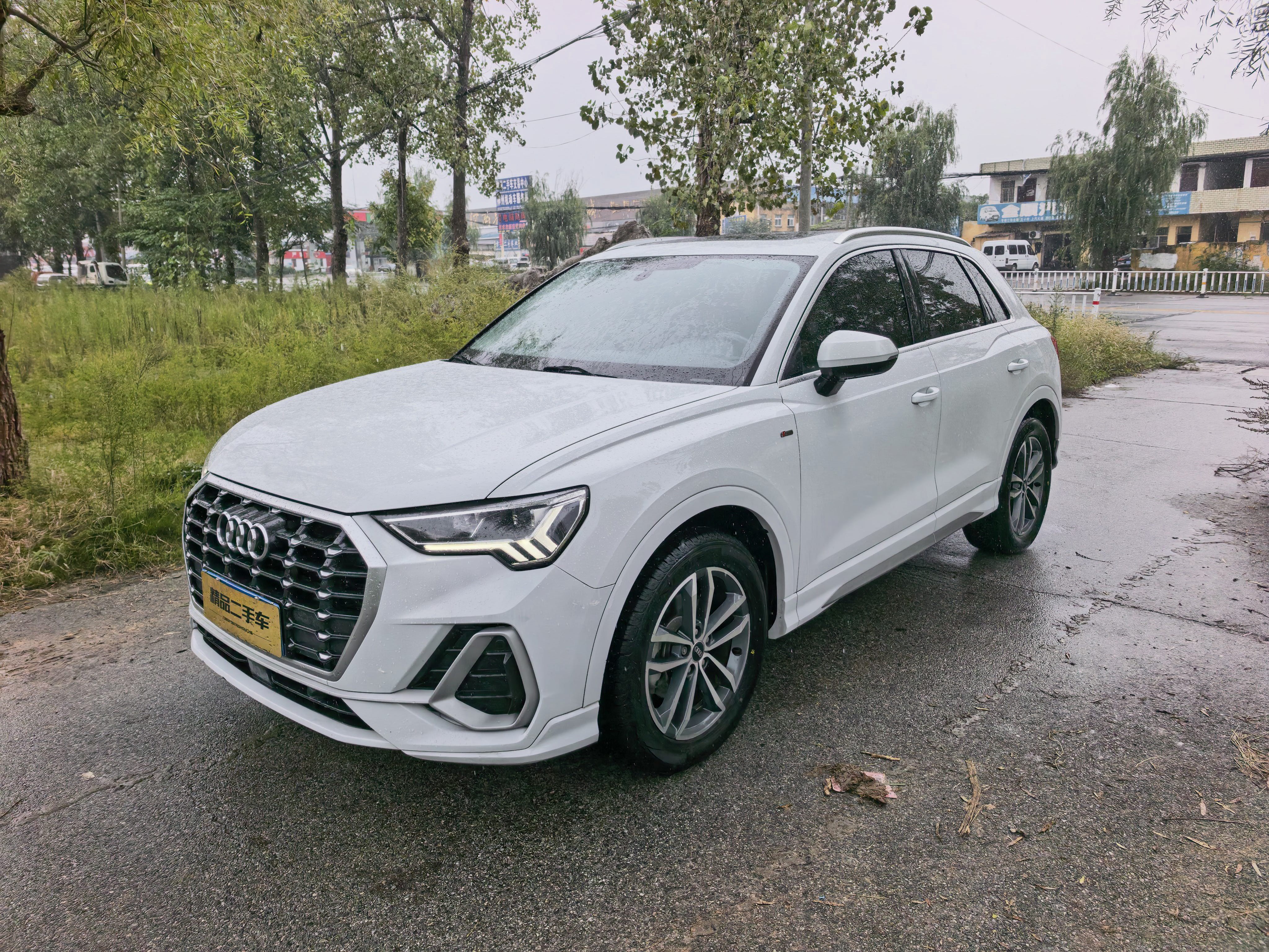 Audi Q3 2023 Audi Q3 2023 car image