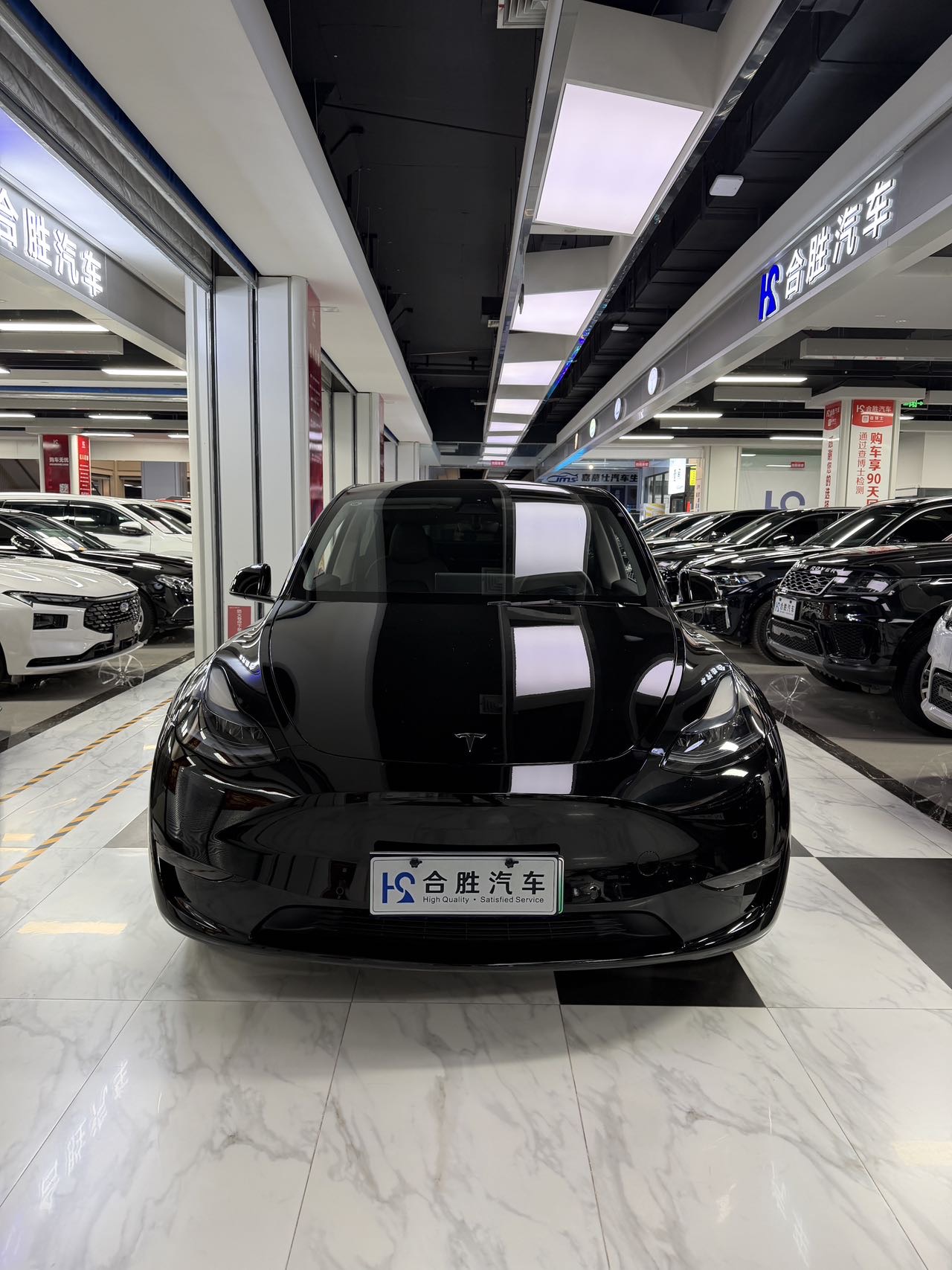 Tesla Model Y 2023 car image #2
