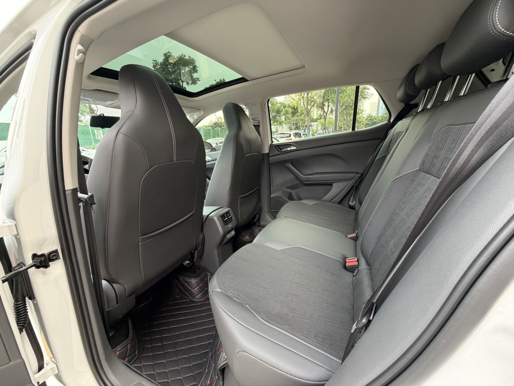 Volkswagen T-Cross 2022 car image #5