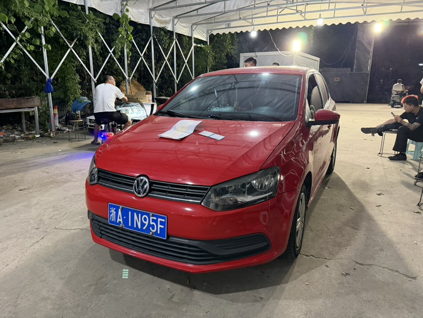 Volkswagen Polo 2017 Volkswagen Polo 2017 car image