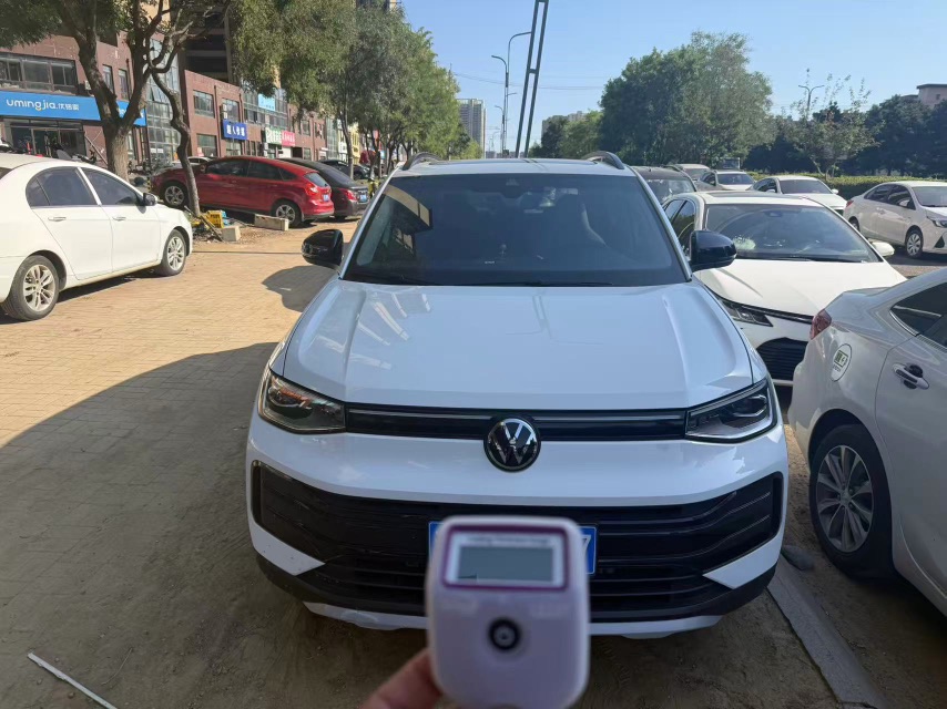 Volkswagen Tharu 2025 car image #2