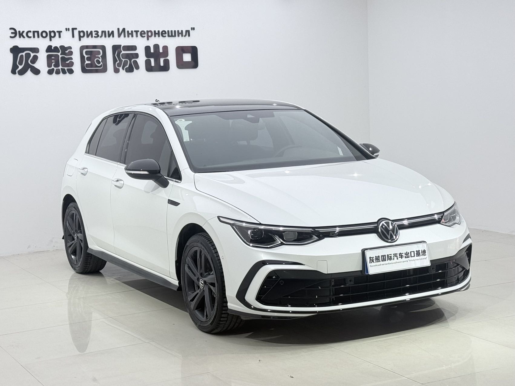 Volkswagen Golf 2022 car image #3