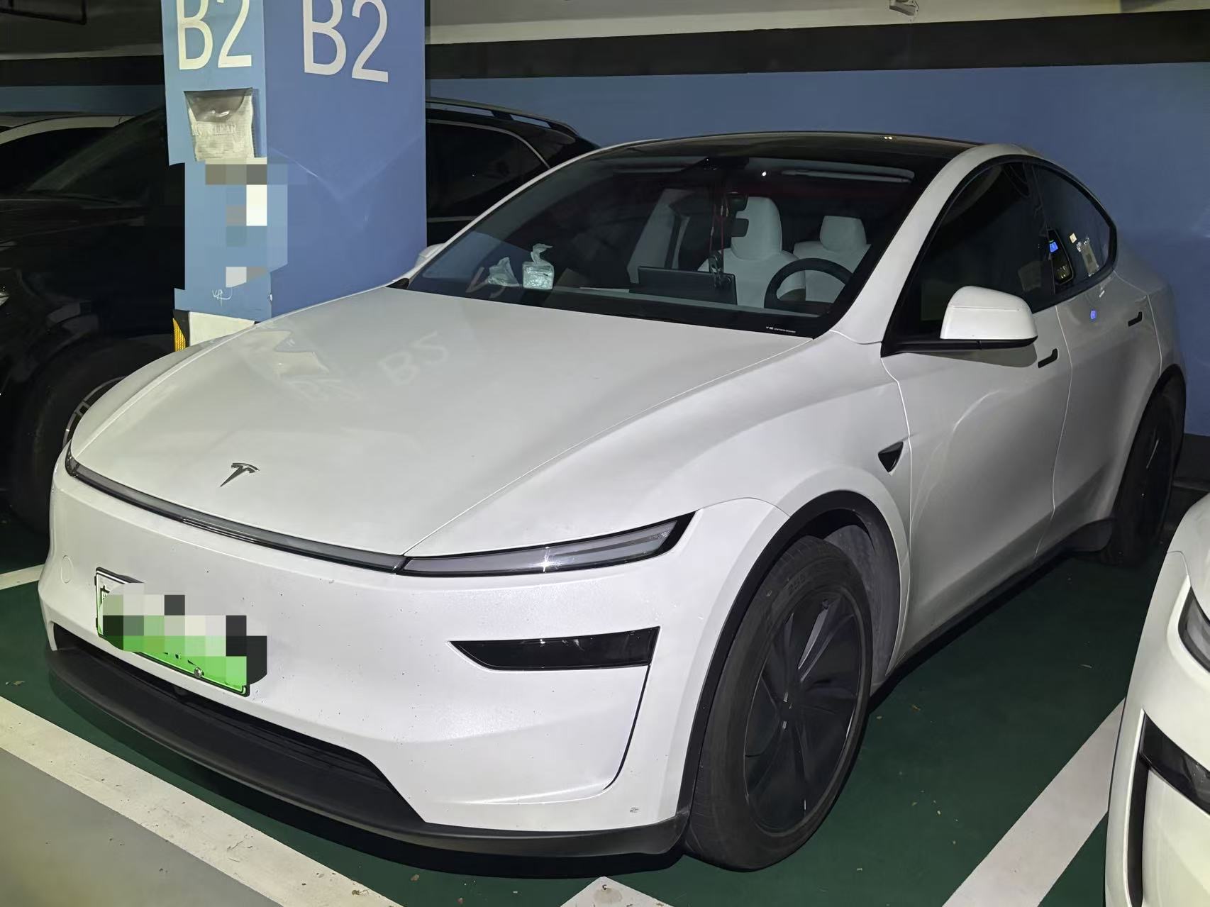 Tesla Model Y 2025 Tesla Model Y 2025 car image