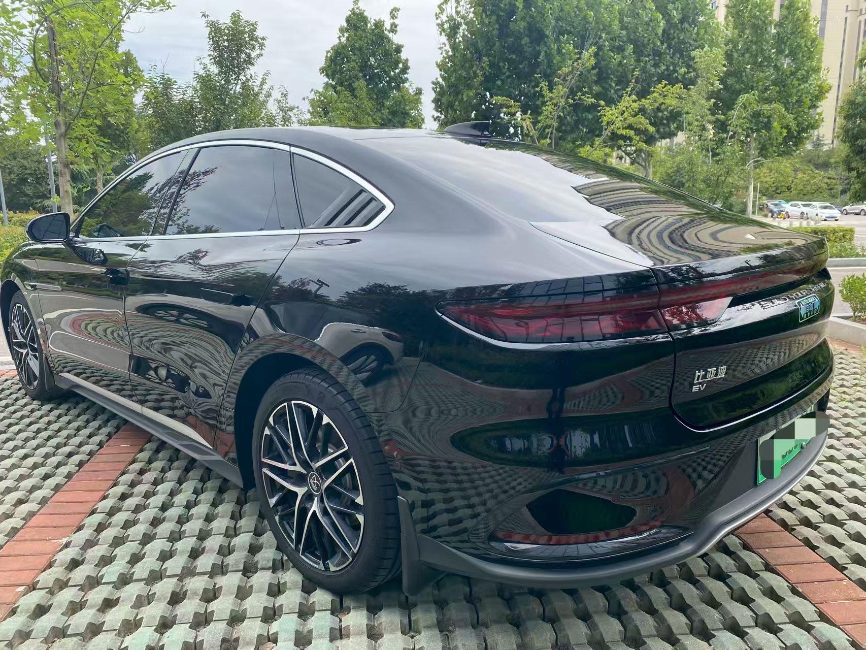 BYD Han 2025 car image #8
