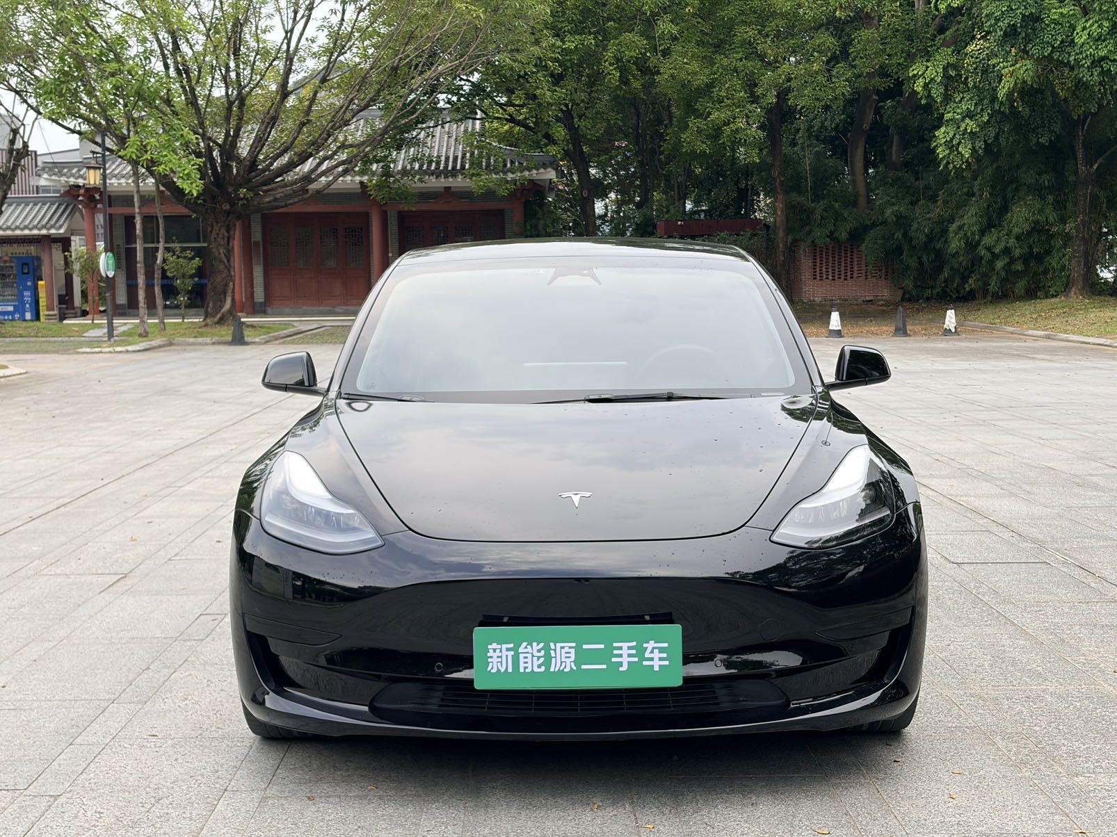 Tesla Model 3 2022 car image #2