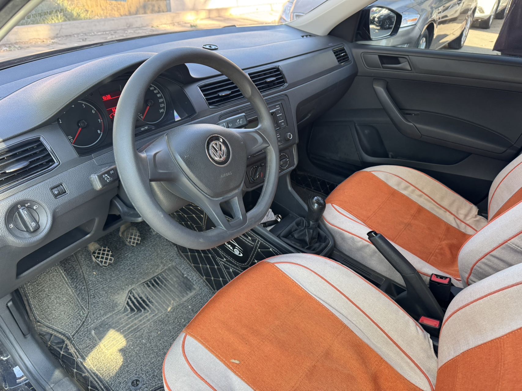 Volkswagen Santana 2018 car image #6