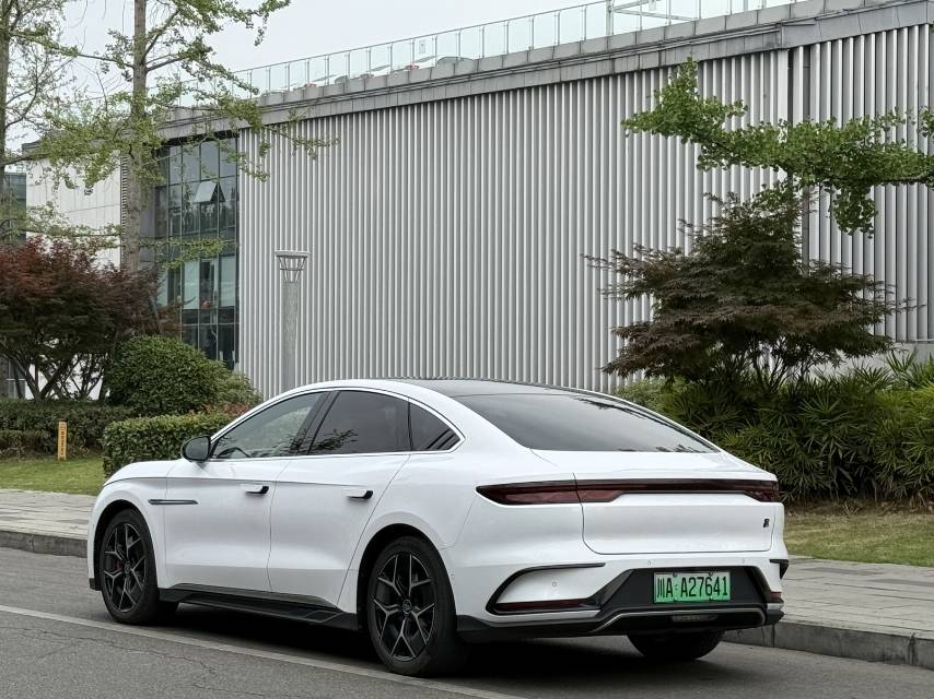 BYD Han 2022 car image #9