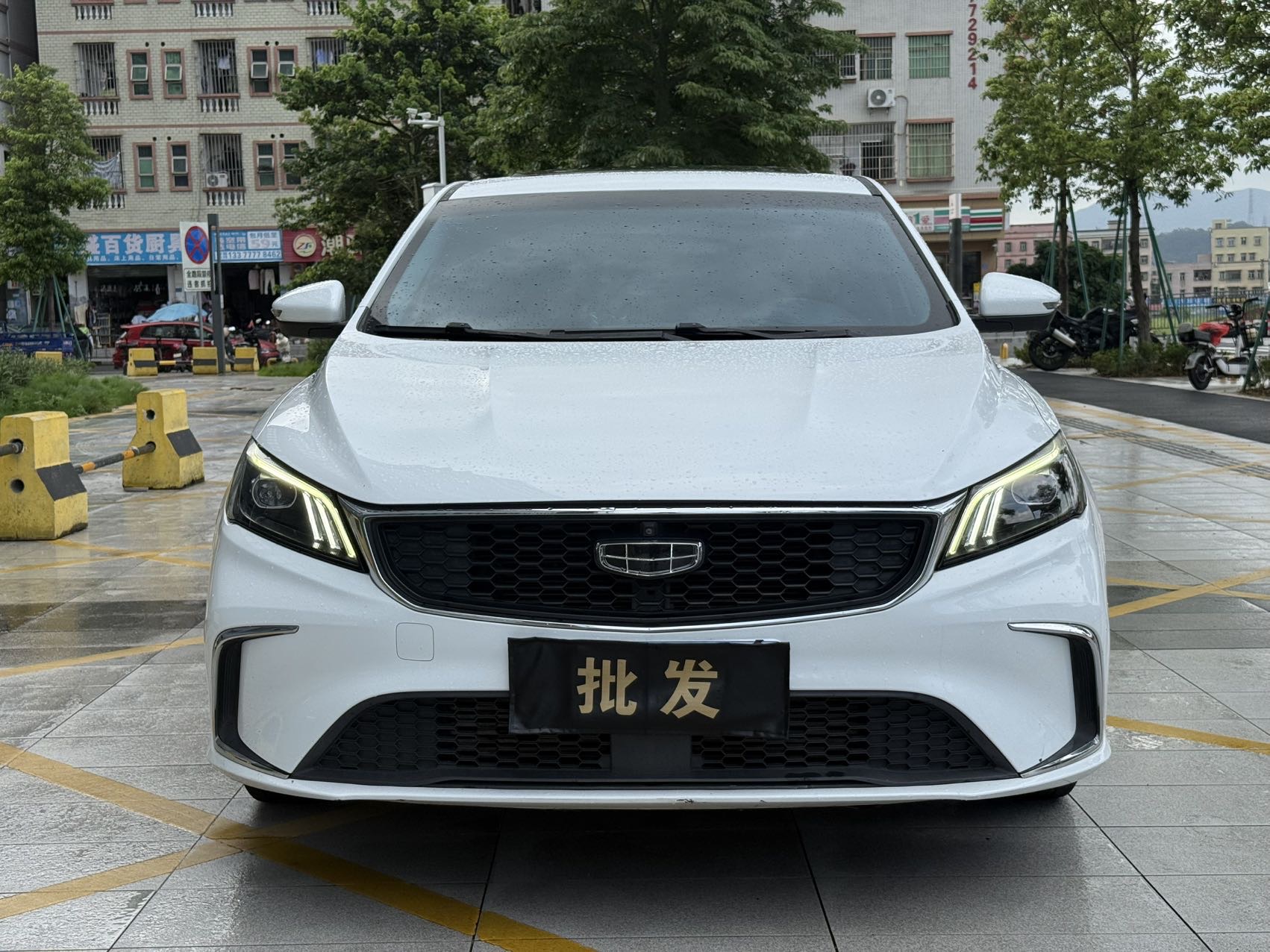 GEELY Binray 2022 immagine di auto #2