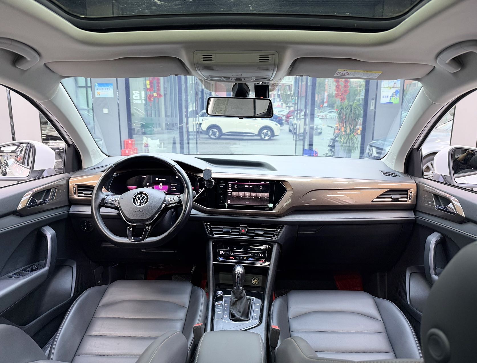 Volkswagen Tharu 2022 car image #8