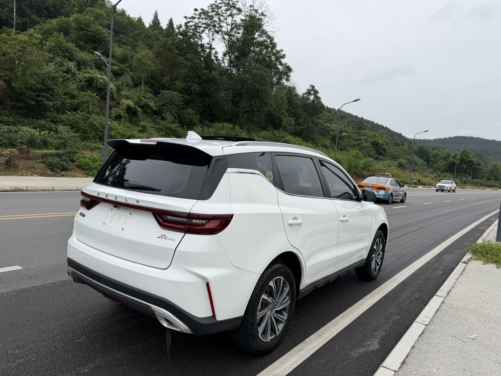GEELY Vision X6 2022 #5 GEELY Vision X6 2022 car image #5