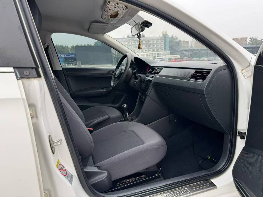 Volkswagen Santana 2016 car image #3
