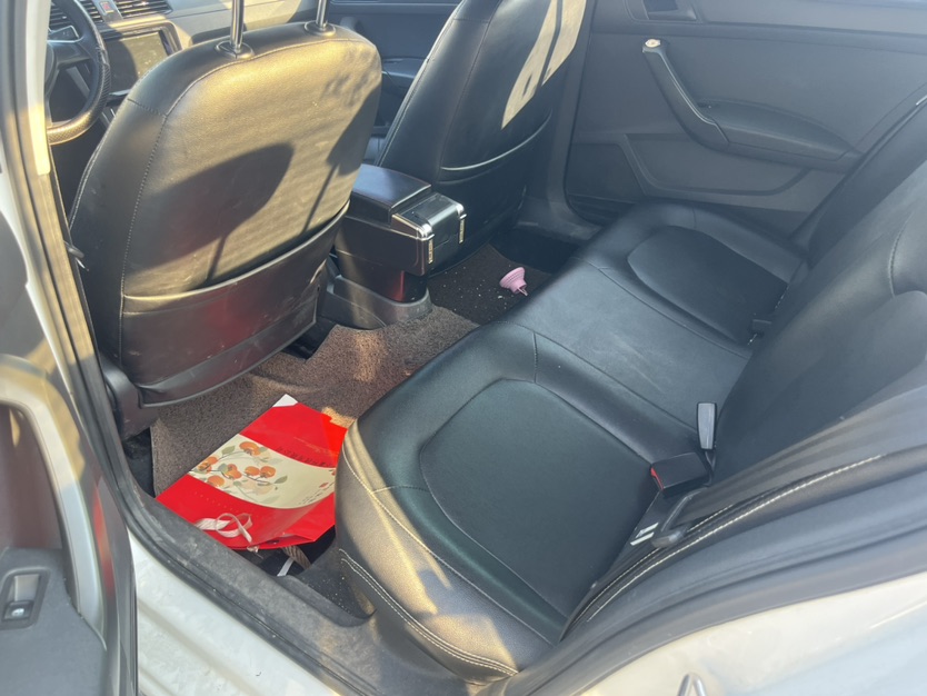 Volkswagen Santana 2017 car image #6