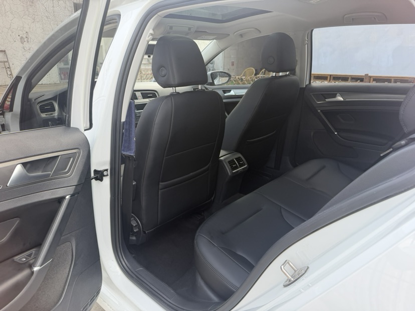 Volkswagen Golf 2015 car image #4