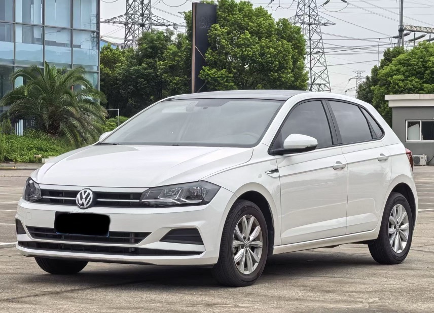 Volkswagen Polo 2020 car image #2