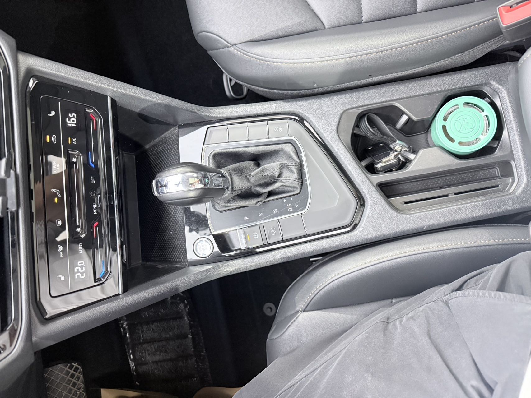 Volkswagen Tharu 2022 #12 Volkswagen Tharu 2022 car image #12