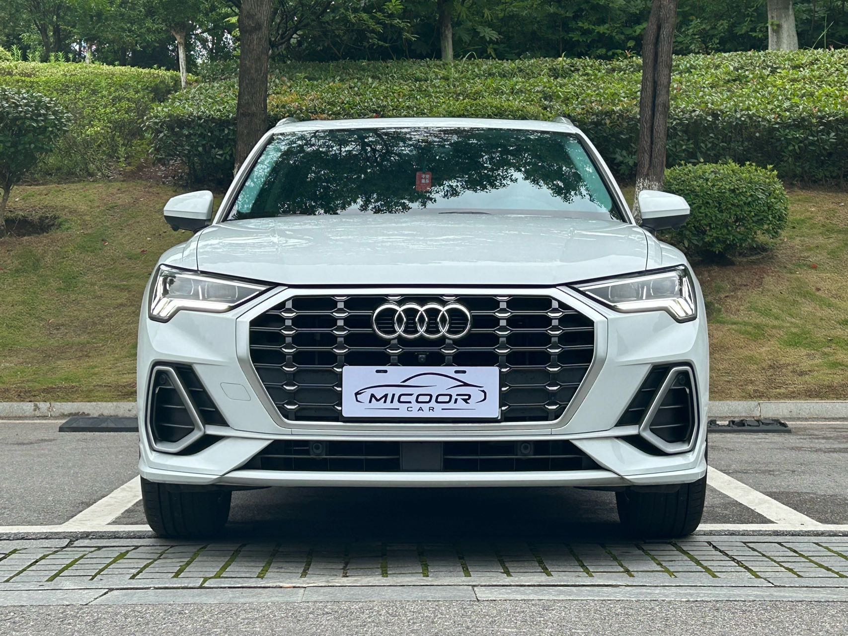 Audi Q3 2023 car image #2