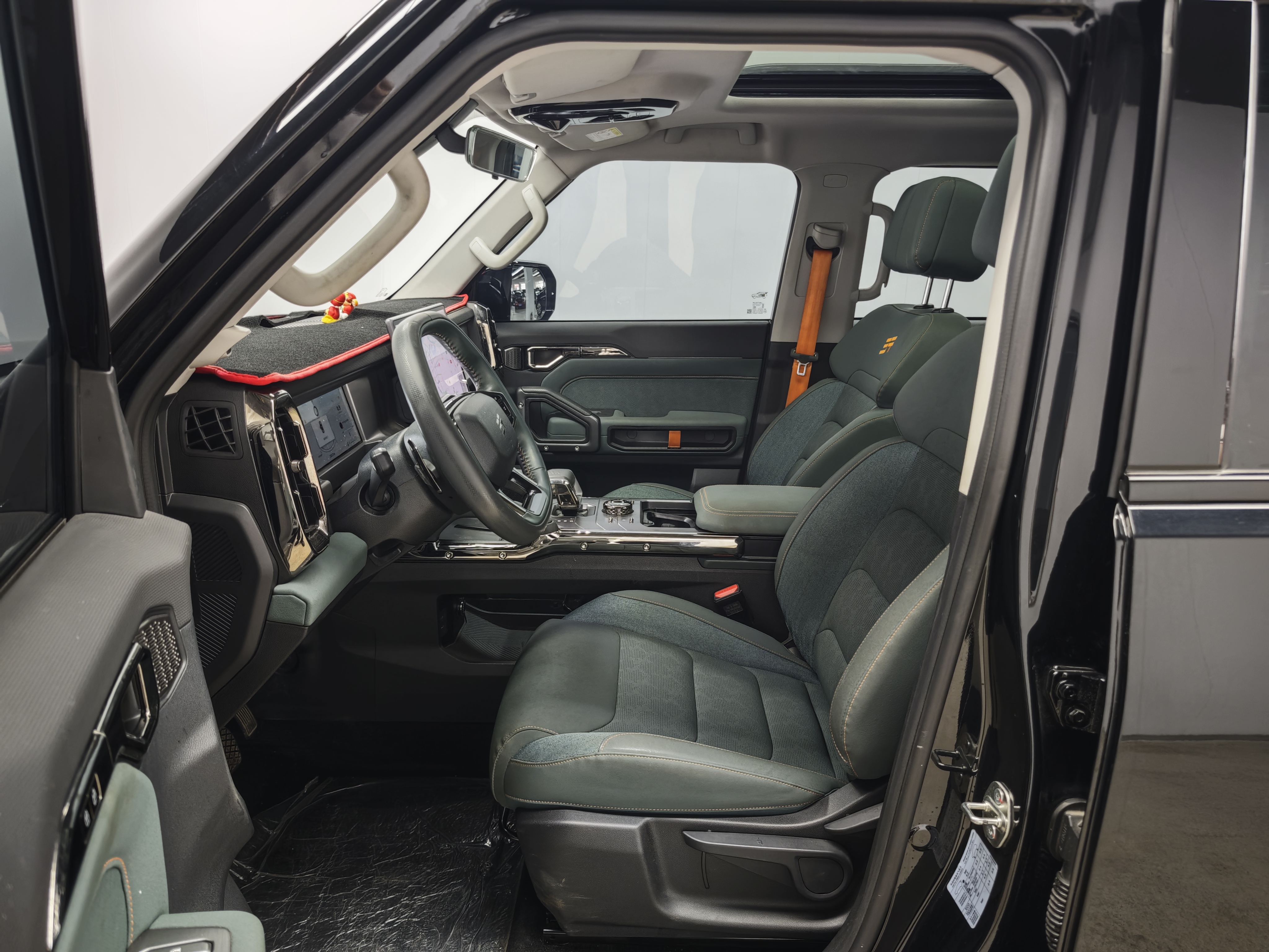 Jetour Traveller 2023 car image #10