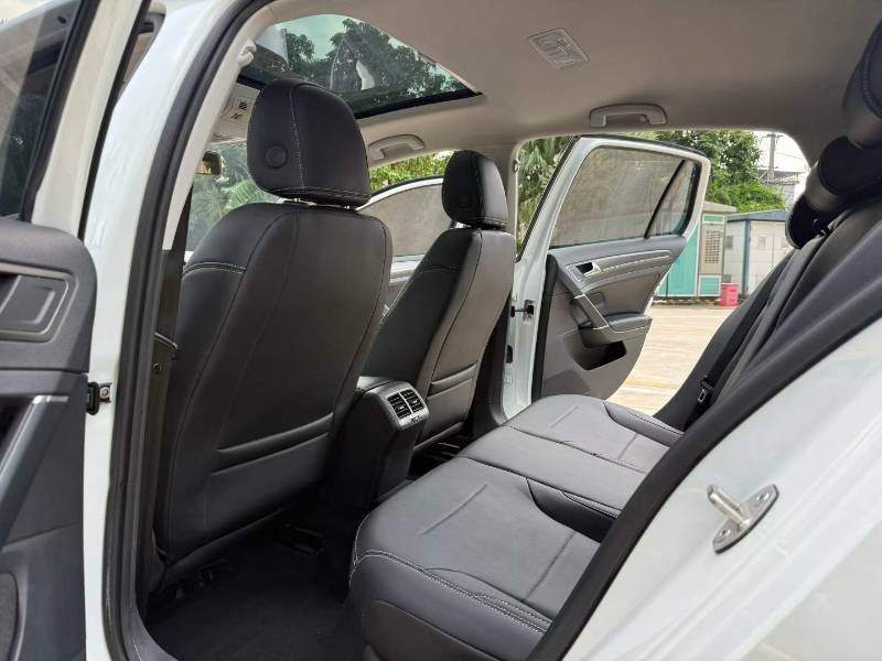 Volkswagen Golf 2015 car image #8