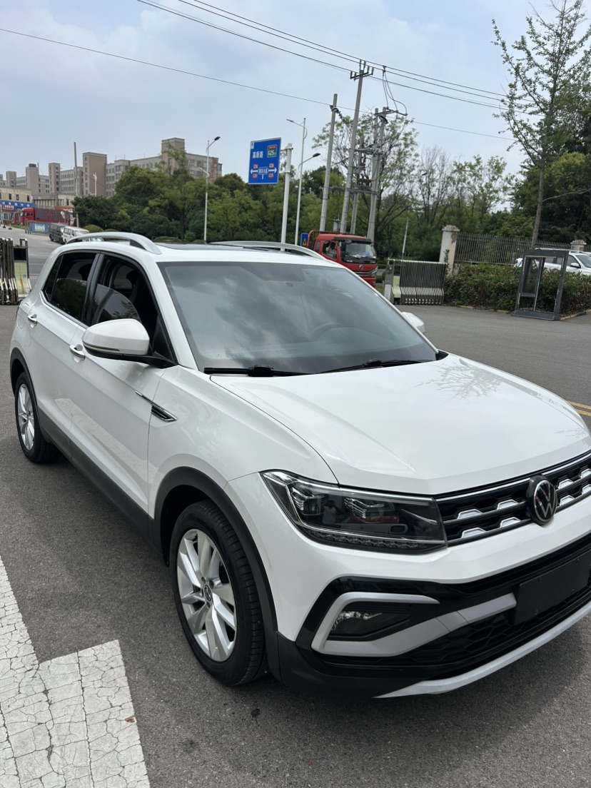 Volkswagen T-Cross 2021 car image #3