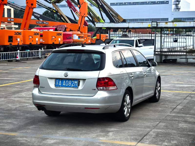 Volkswagen Golf (Imported) 2011 car image #9