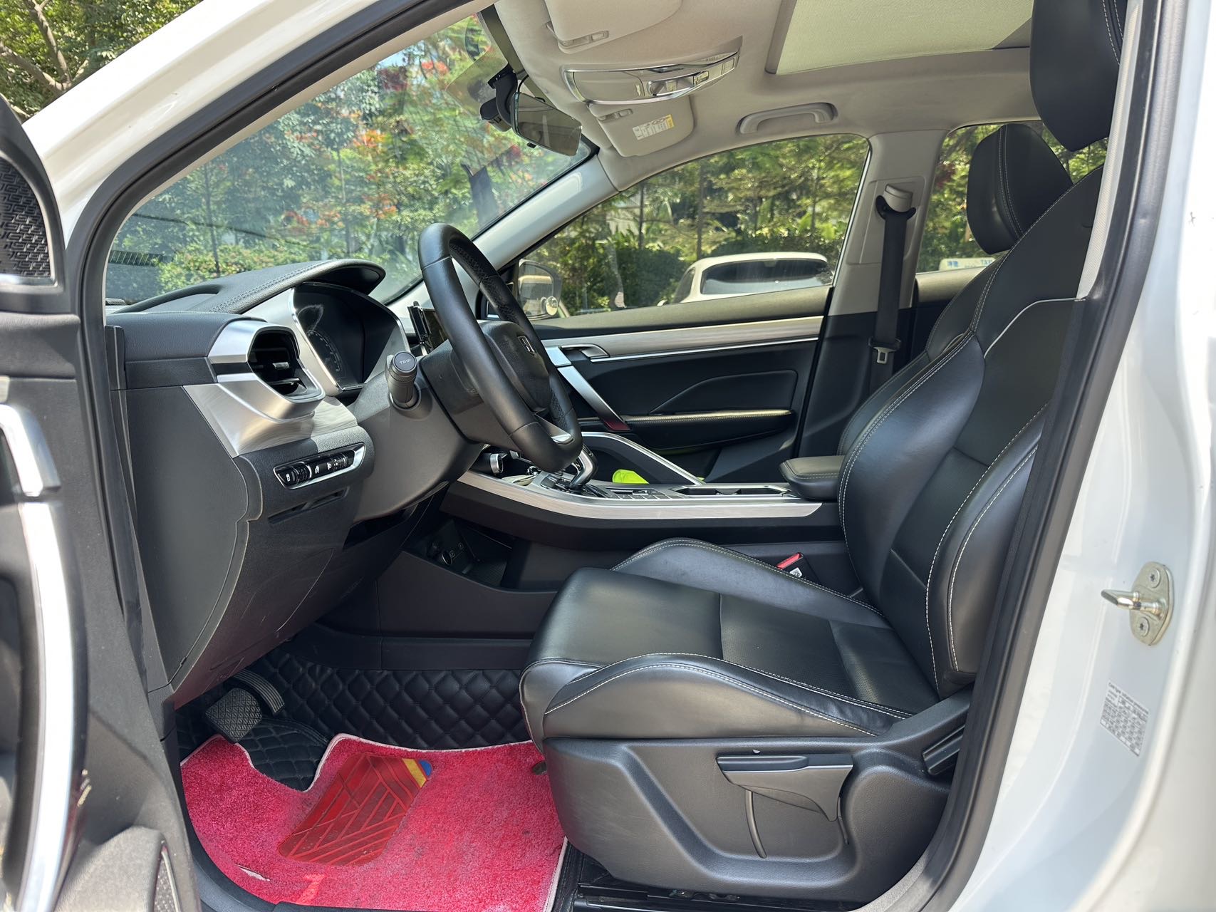 GEELY Coolray 2019 car image #4