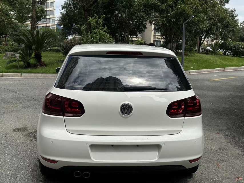Volkswagen Golf 2013 car image #6