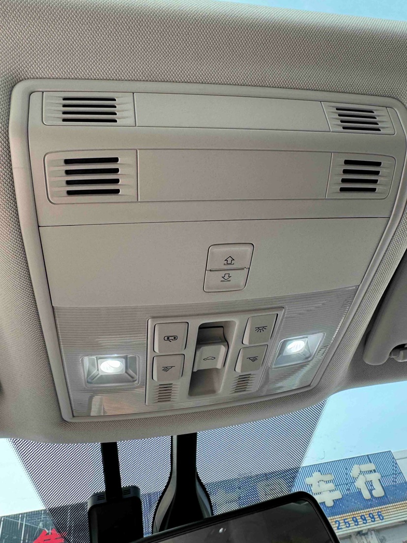 Volkswagen Tharu 2023 car image #17