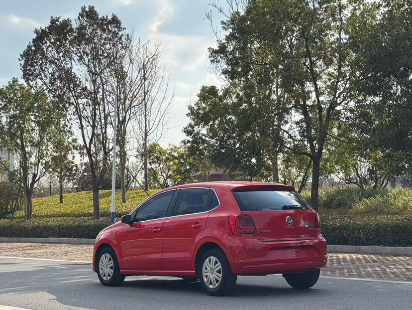 Volkswagen Polo 2018 car image #9