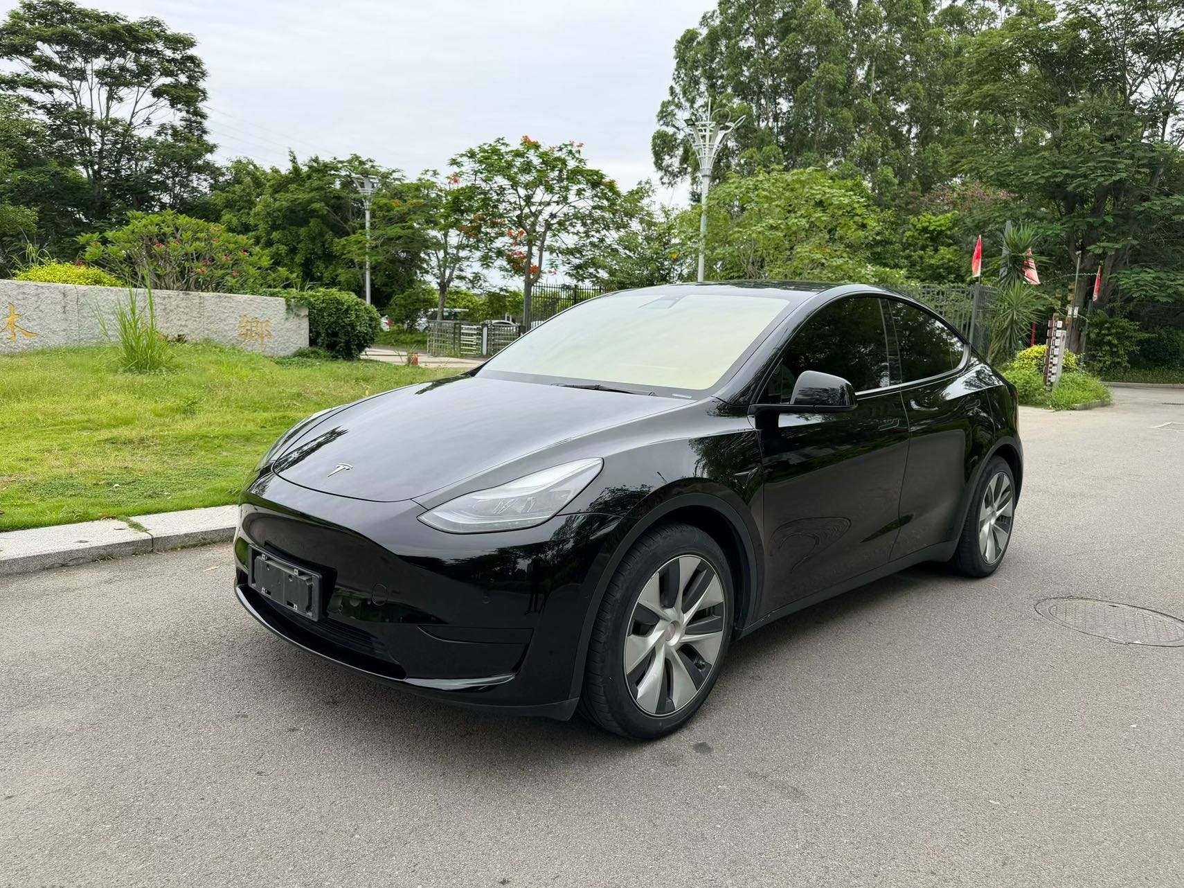Tesla Model Y 2022 car image 
