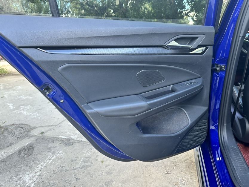 Volkswagen Golf 2022 car image #17