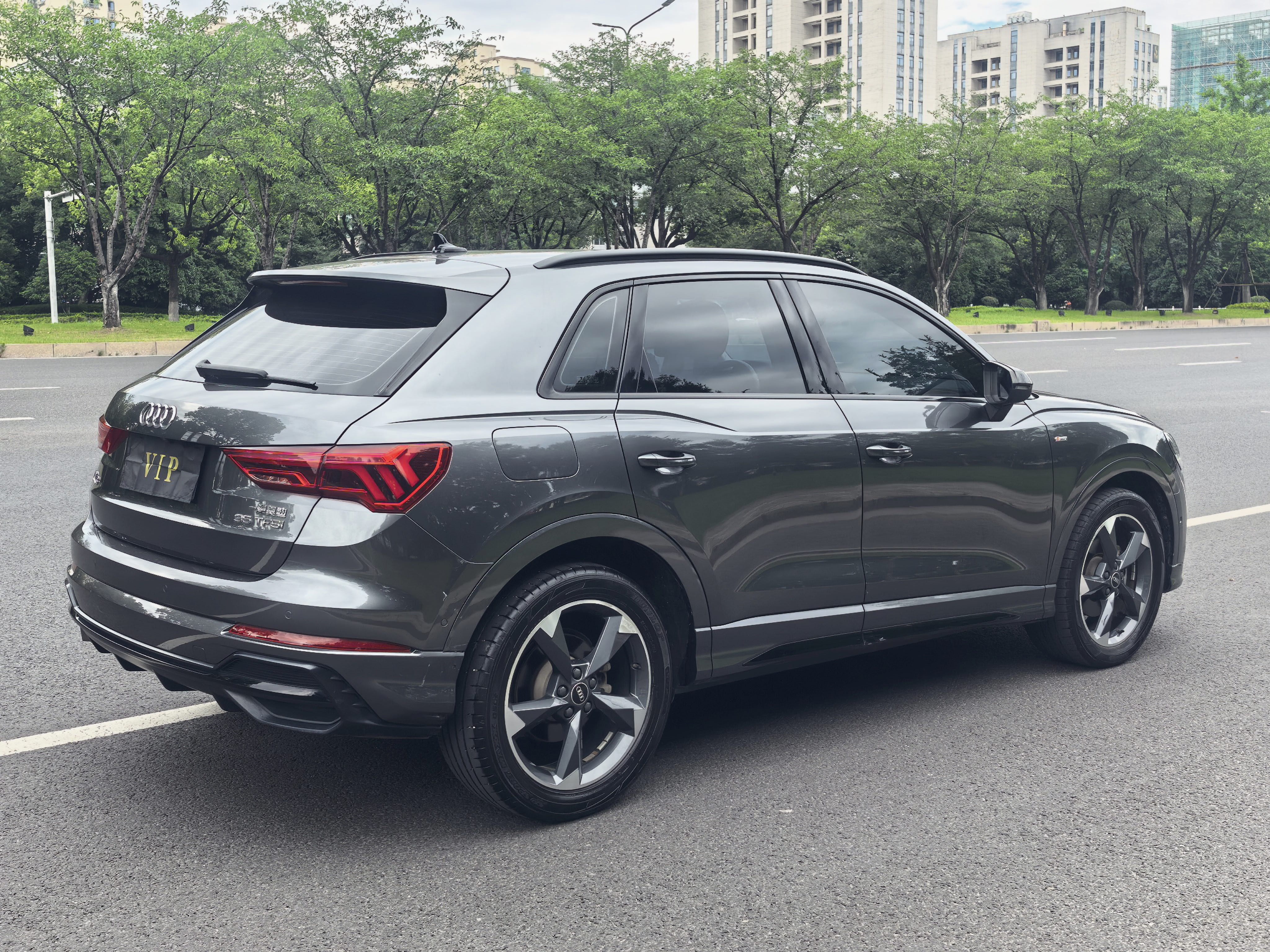 Audi Q3 2022 car image #7