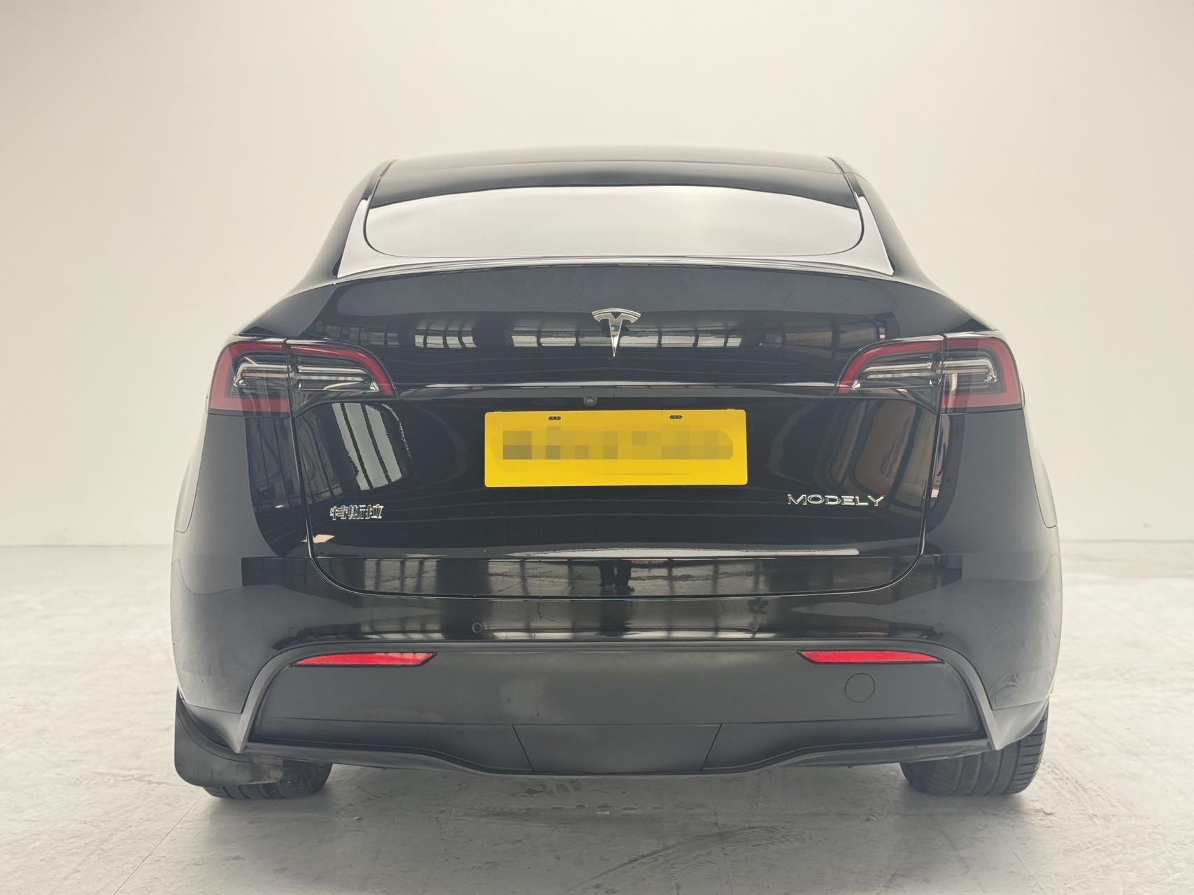 Tesla Model Y 2022 #5 Tesla Model Y 2022 car image #5