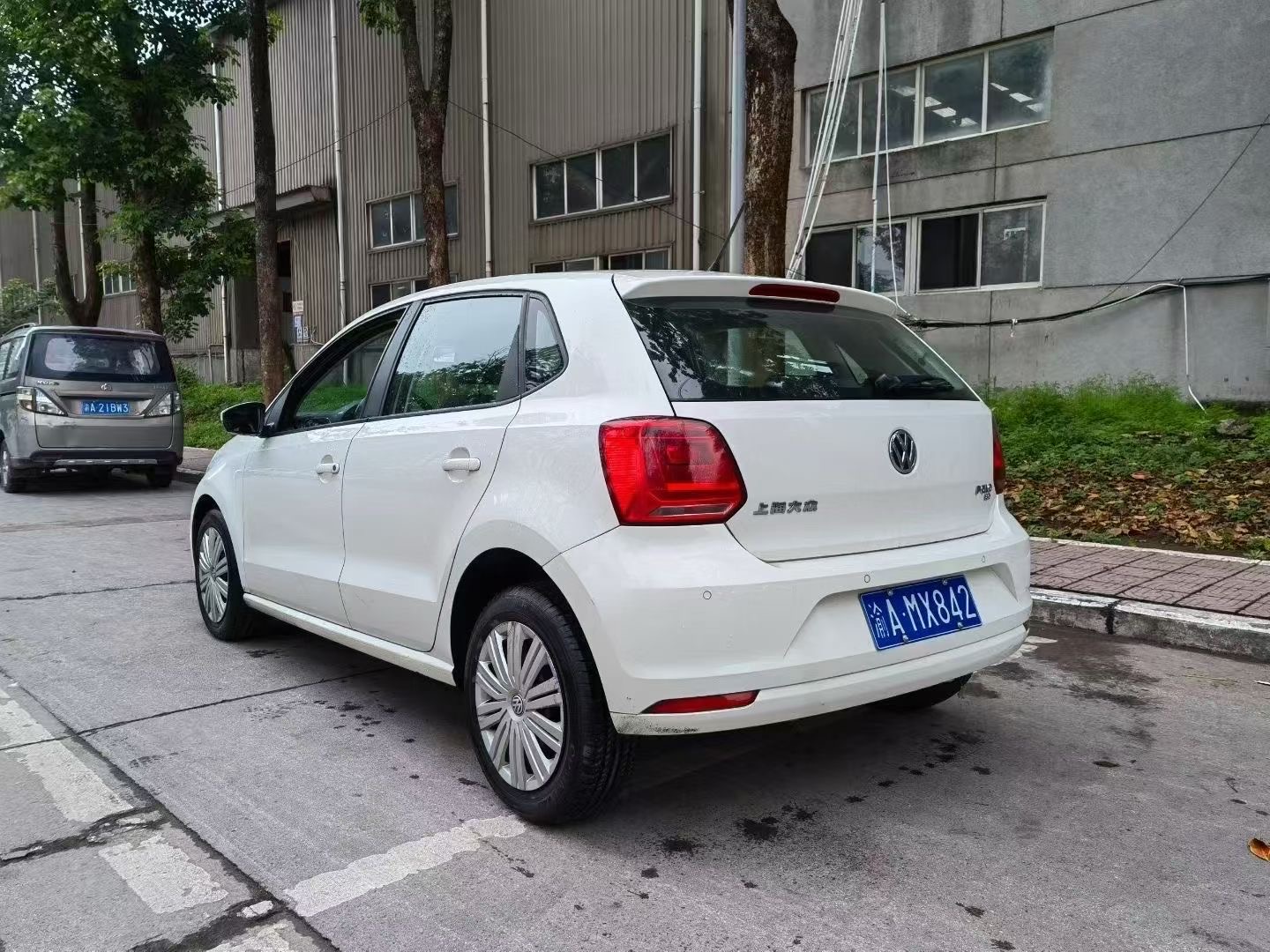 Volkswagen Polo 2016 car image #6