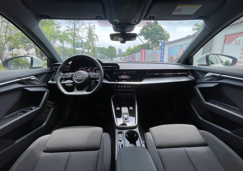 Audi A3 2023 immagine di auto #10