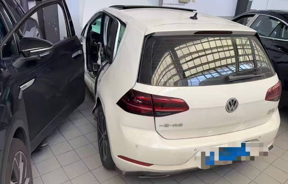 Volkswagen Golf 2019 car image #10