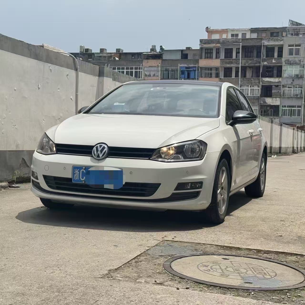Volkswagen Golf 2017 car image 