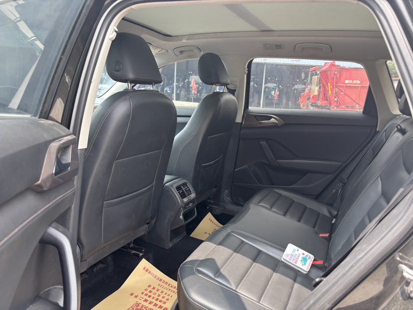 Volkswagen Tharu 2021 car image #7