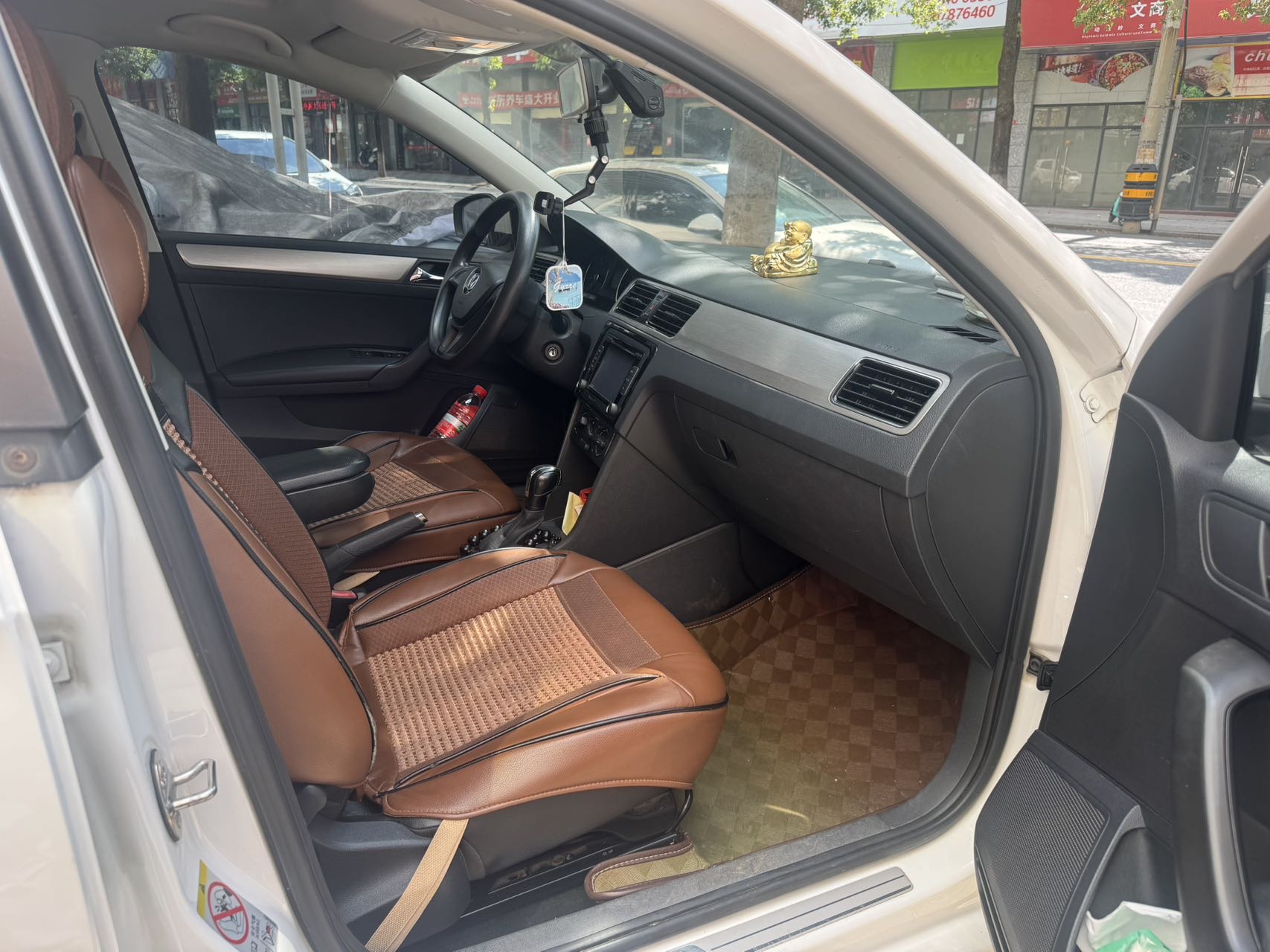 Volkswagen Santana 2016 car image #4