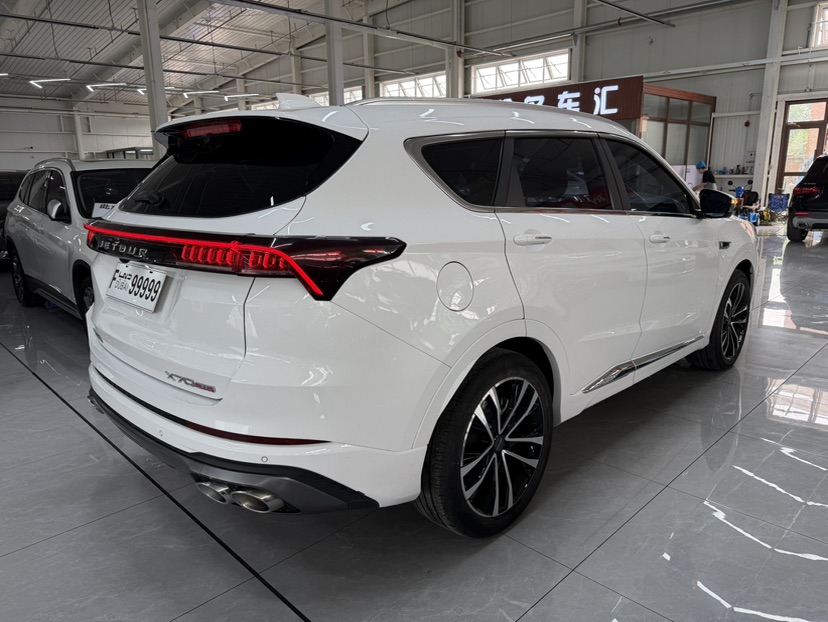 Jetour X70 PLUS 2022 car image #9