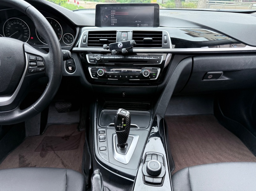 BMW 3 Series 2017 #13 BMW 3 Series 2017 car image #13
