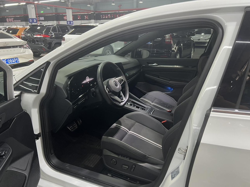 Volkswagen Golf 2022 car image #4