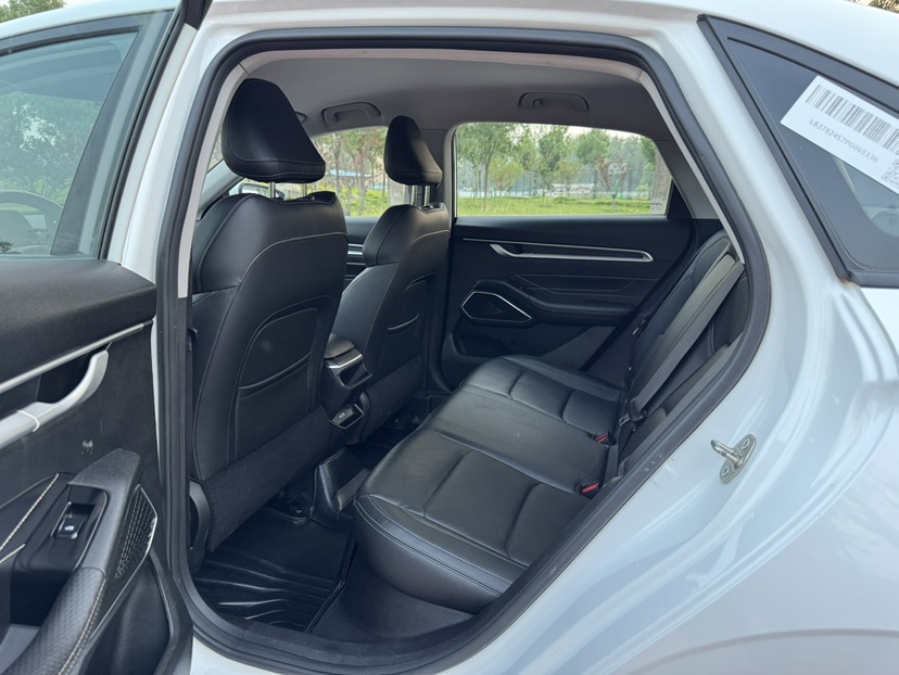 GEELY Emgrand 2023 car image #9