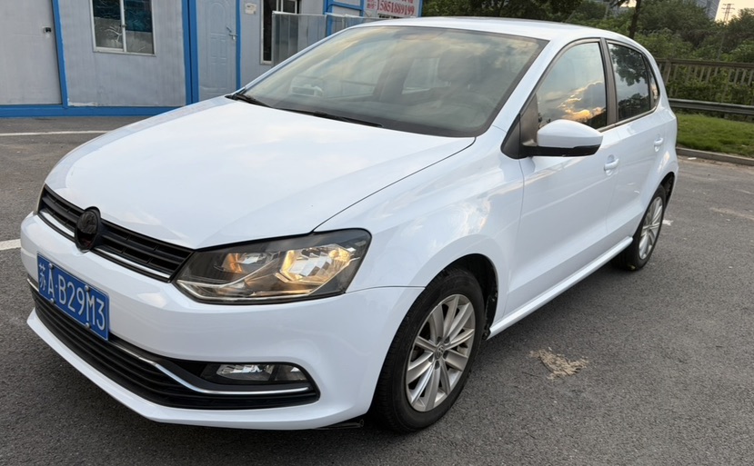 Volkswagen Polo 2015 Volkswagen Polo 2015 car image
