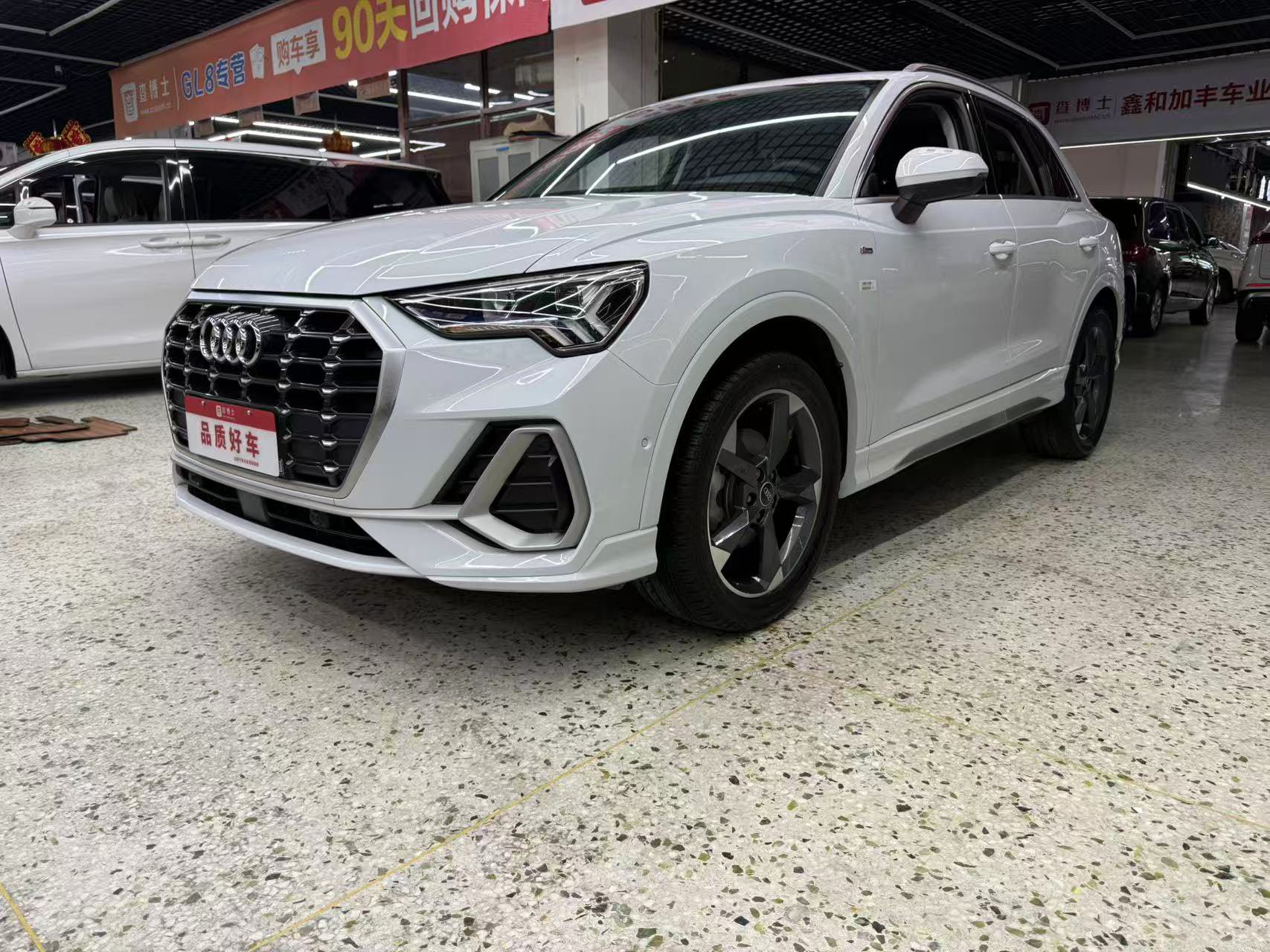 Audi Q3 2022 car image 