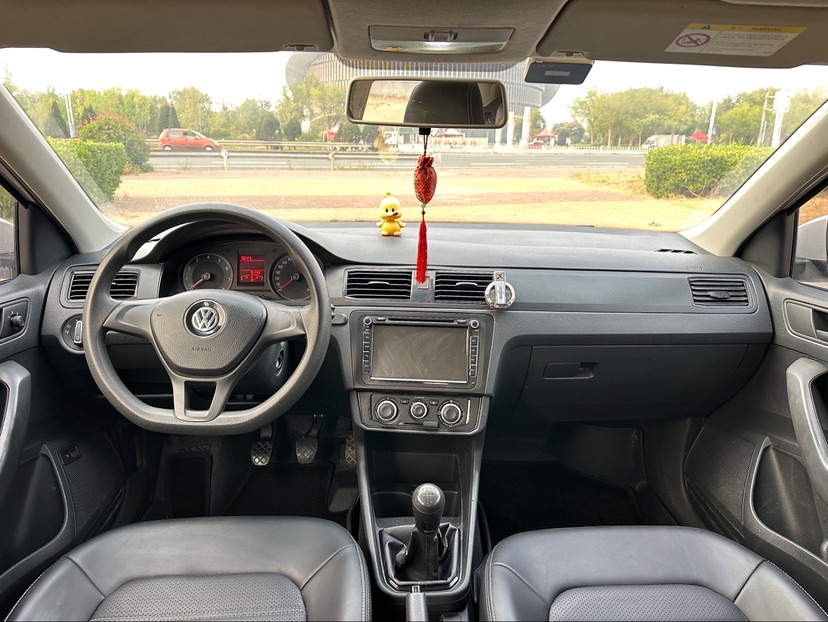 Volkswagen Santana 2017 car image #9