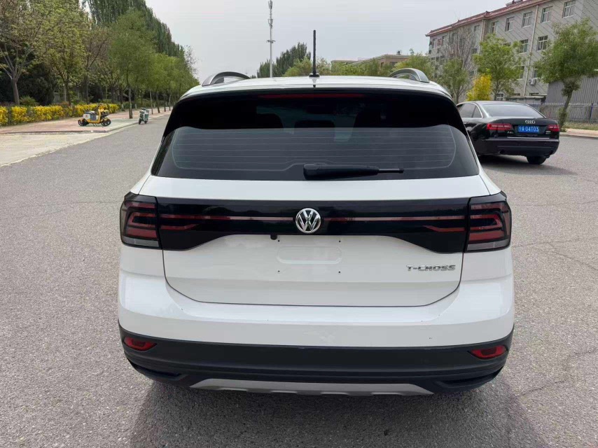 Volkswagen T-Cross 2020 car image #8