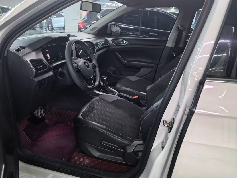 Volkswagen T-Cross 2021 #2 Volkswagen T-Cross 2021 car image #2