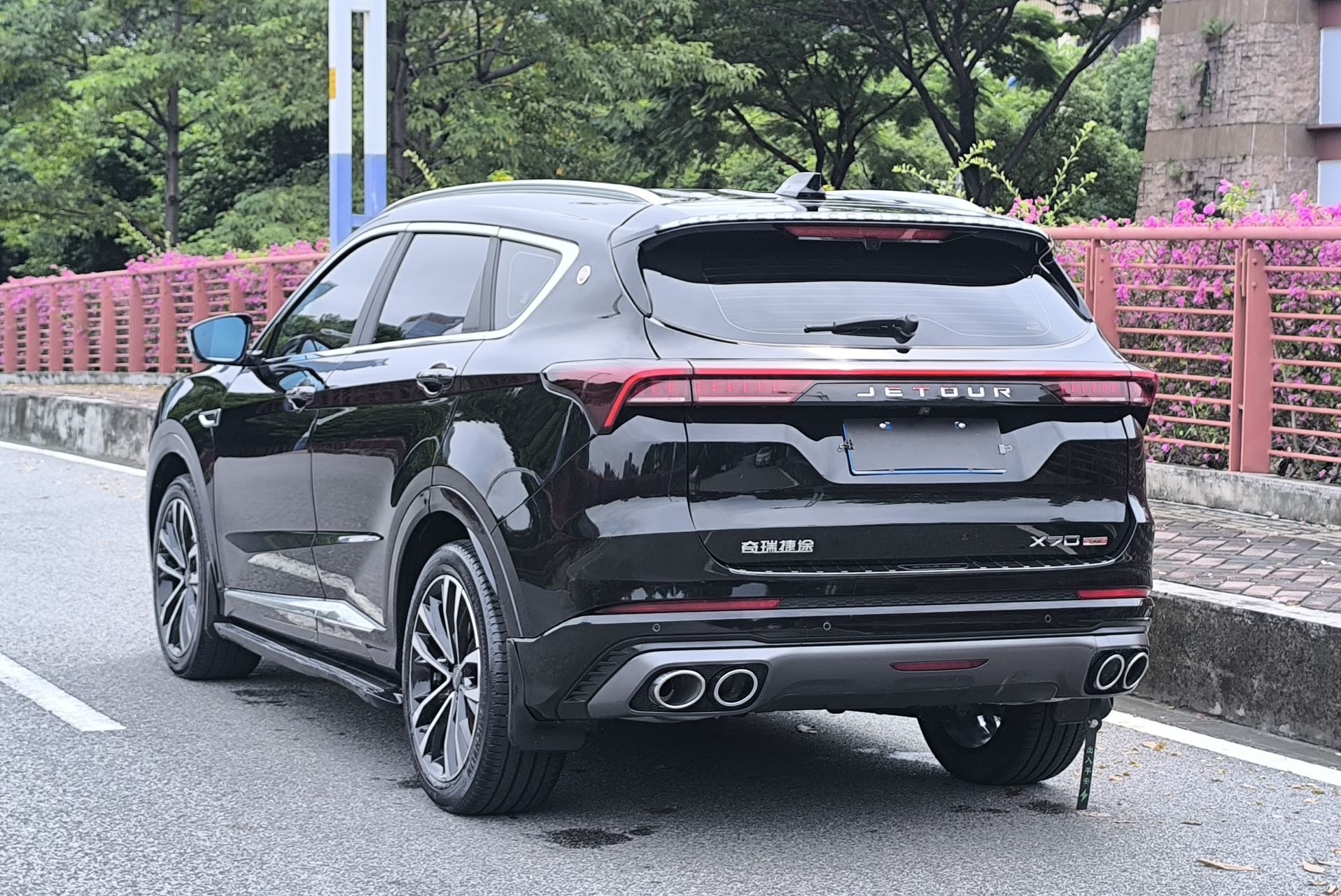 Jetour X70 PLUS 2023 car image #4